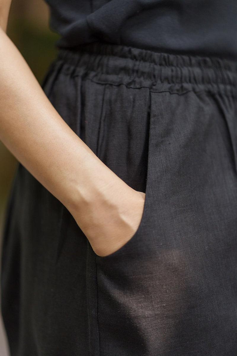 Shinrin Drawstring Pants linen by Zanzibar Living in black for women Worldwide