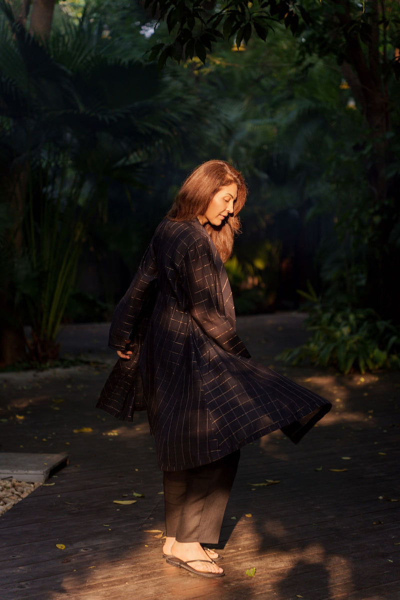 Kuro Chanderi Cape linen by Zanzibar Living in black, gold for women Worldwide