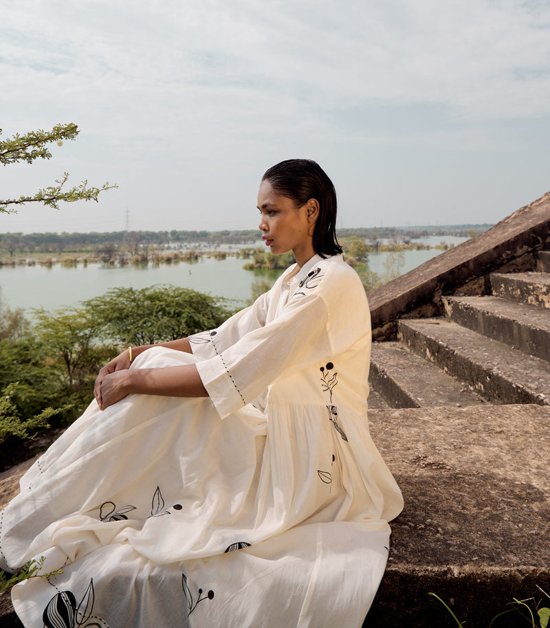 Silverbill maxi dress cotton by Khara Kapas in white for women Worldwide