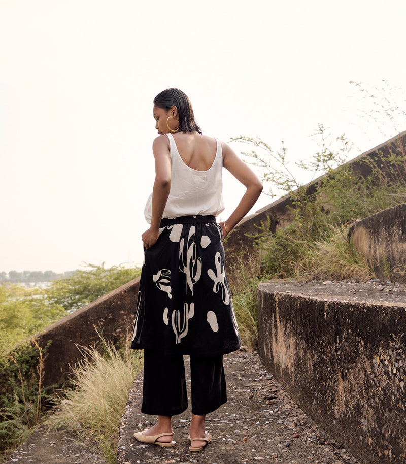 Zura skirt trouser cotton by Khara Kapas in black for women Worldwide