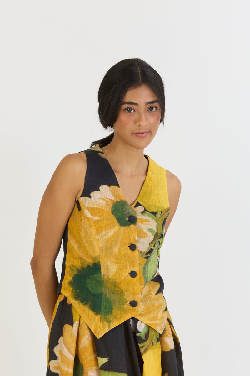 POMELLO WAISTCOAT AND BOX PLEAT SKIRT SET by Yam in yellow color for women Worldwide