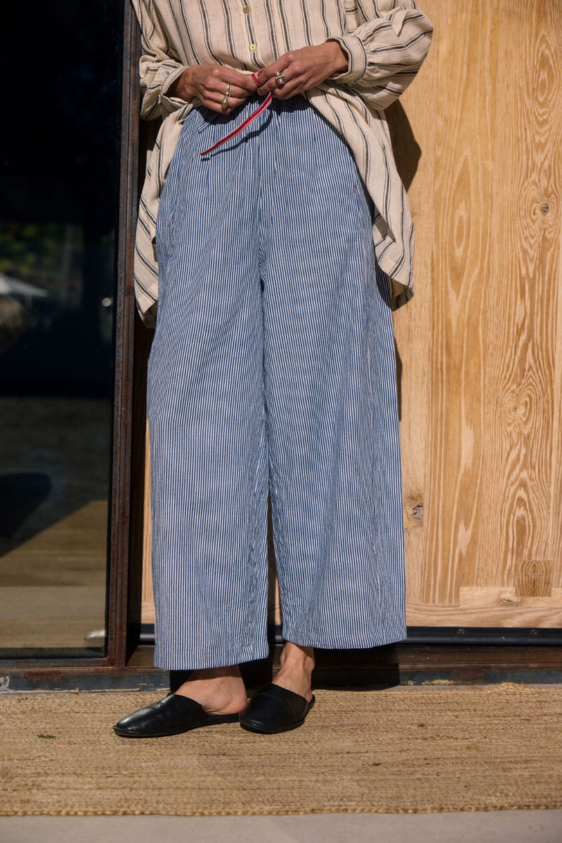 Easy Pants – Fine Line