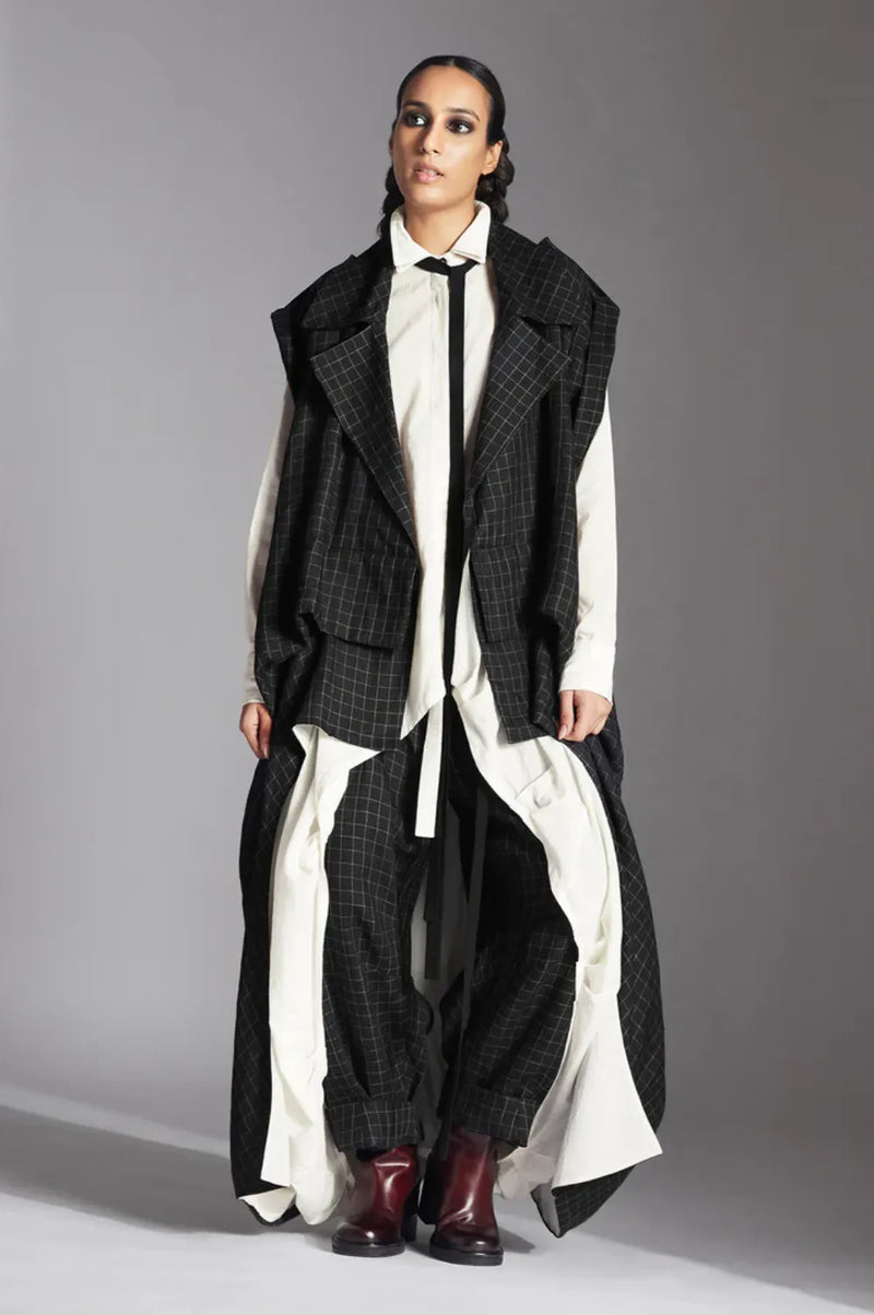 Eian Jacket-Black and White by Chola in black color for women Worldwide