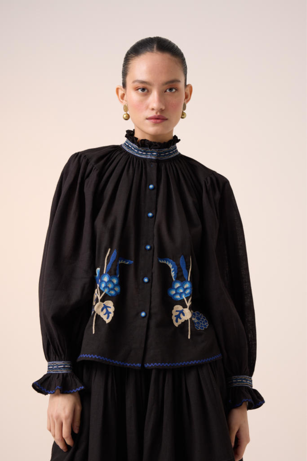 ELSA TOP -BLACK EMBROIDERY