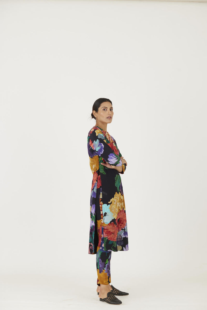 FARAH BLACK EMBROIDERED KURTA SET Kurta Sets by Yam in black color for women Worldwide