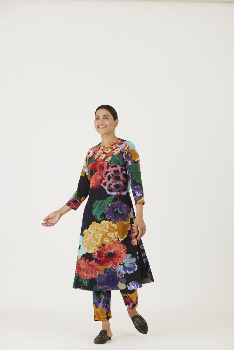 FARAH BLACK EMBROIDERED KURTA SET Kurta Sets by Yam in black color for women Worldwide
