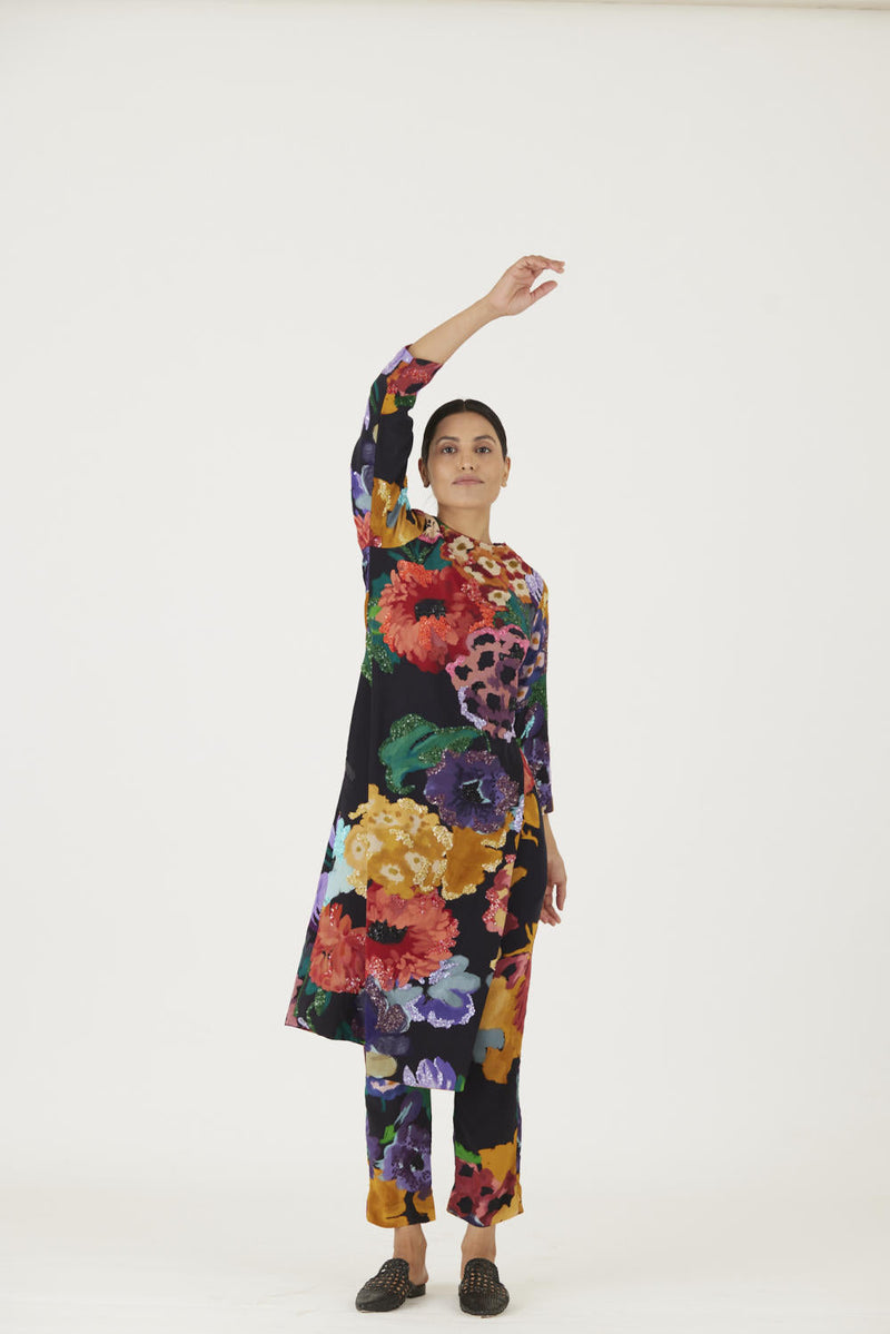 FARAH BLACK EMBROIDERED KURTA SET Kurta Sets by Yam in black color for women Worldwide