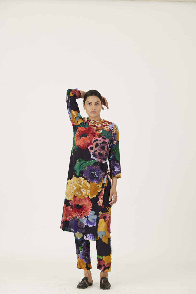 FARAH BLACK EMBROIDERED KURTA SET Kurta Sets by Yam in black color for women Worldwide