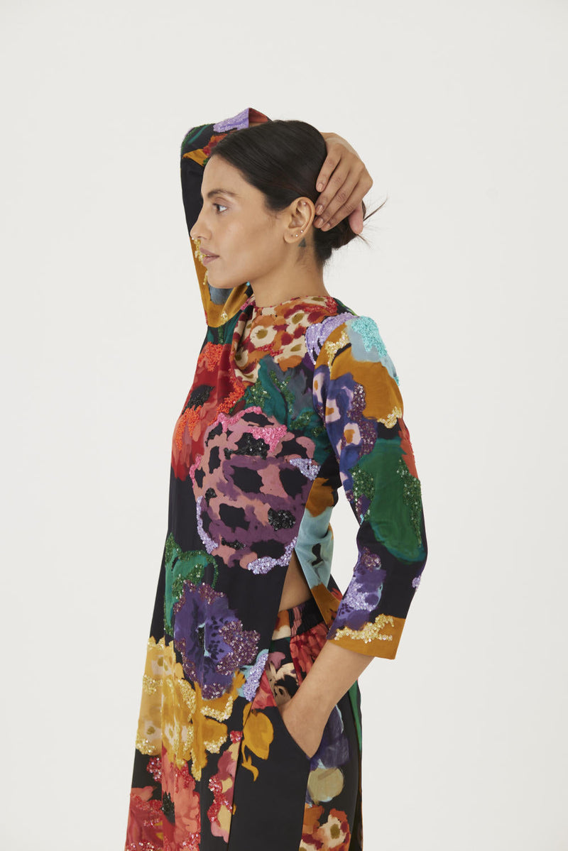 FARAH BLACK EMBROIDERED KURTA SET Kurta Sets by Yam in black color for women Worldwide