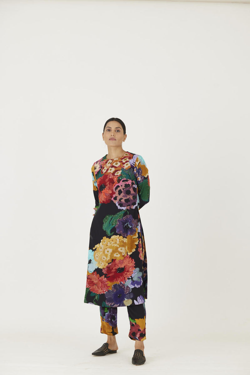 FARAH BLACK EMBROIDERED KURTA SET Kurta Sets by Yam in black color for women Worldwide