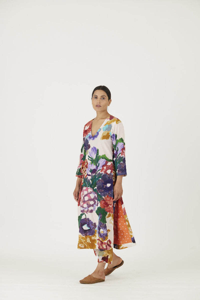 FARAH WHITE EMBROIDERED KURTA SET Kurta Sets by Yam for women Worldwide