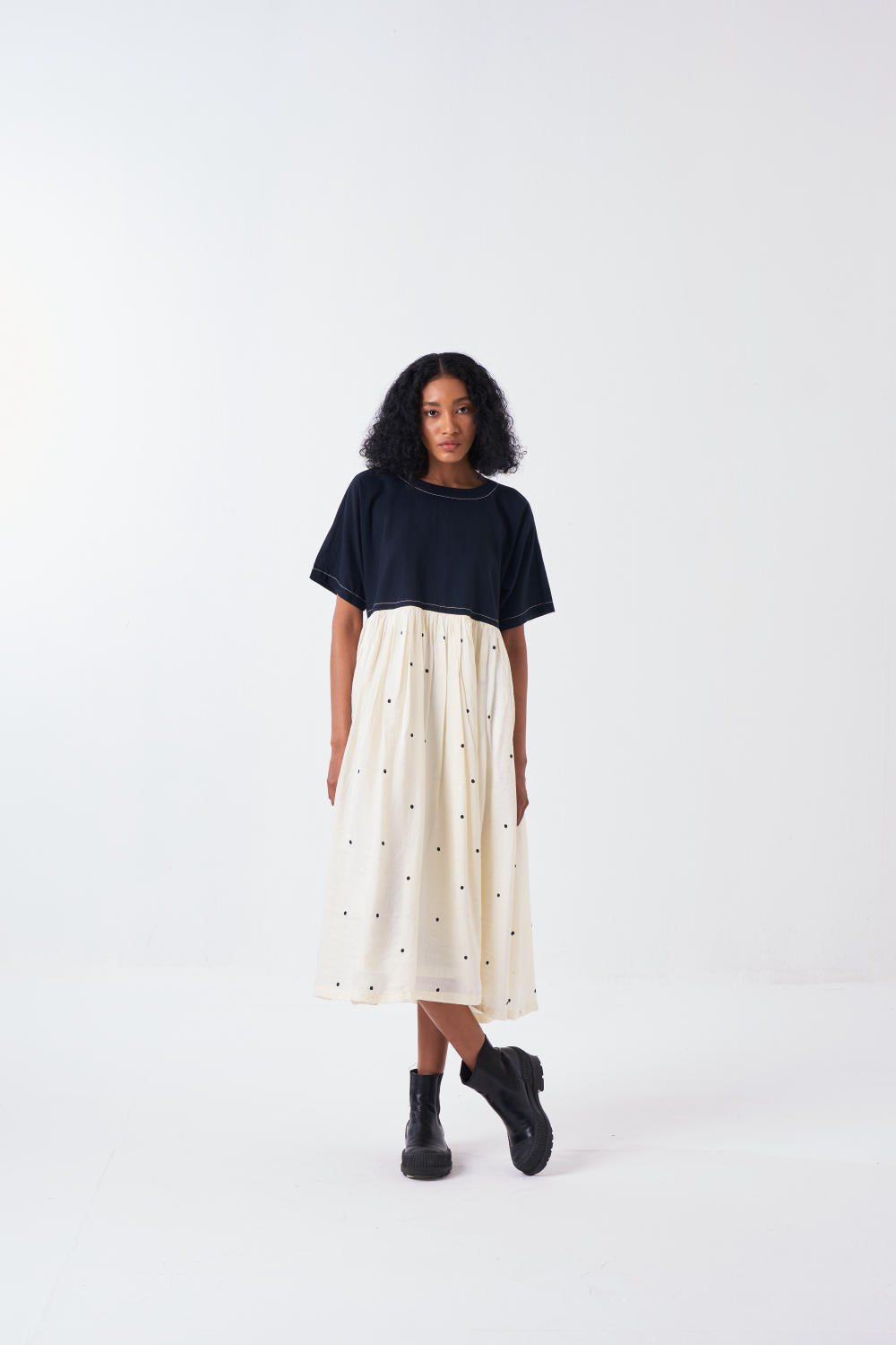 YOKE GATHER DRESS -BLACK/IVORY