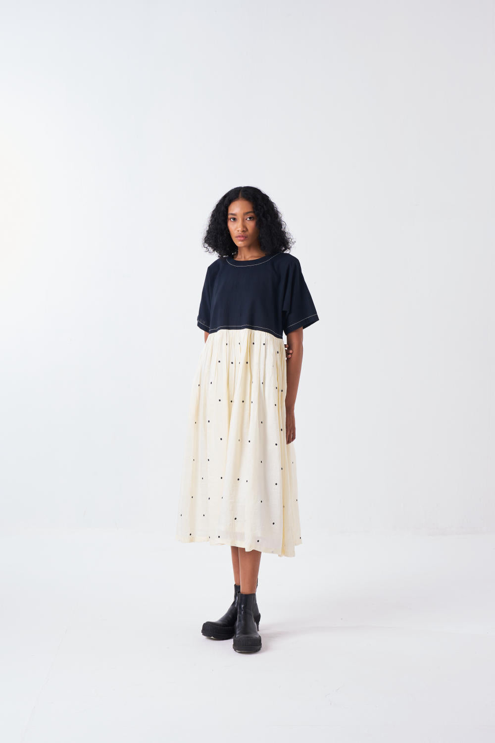 YOKE GATHER DRESS -BLACK/IVORY