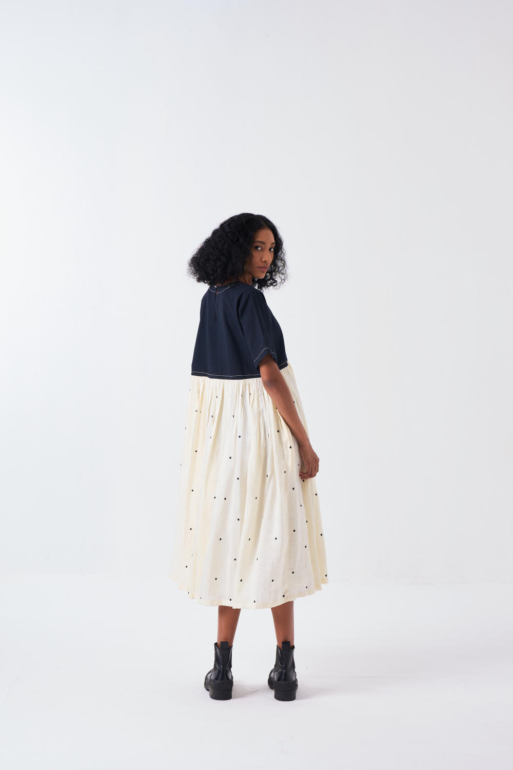 YOKE GATHER DRESS -BLACK/IVORY