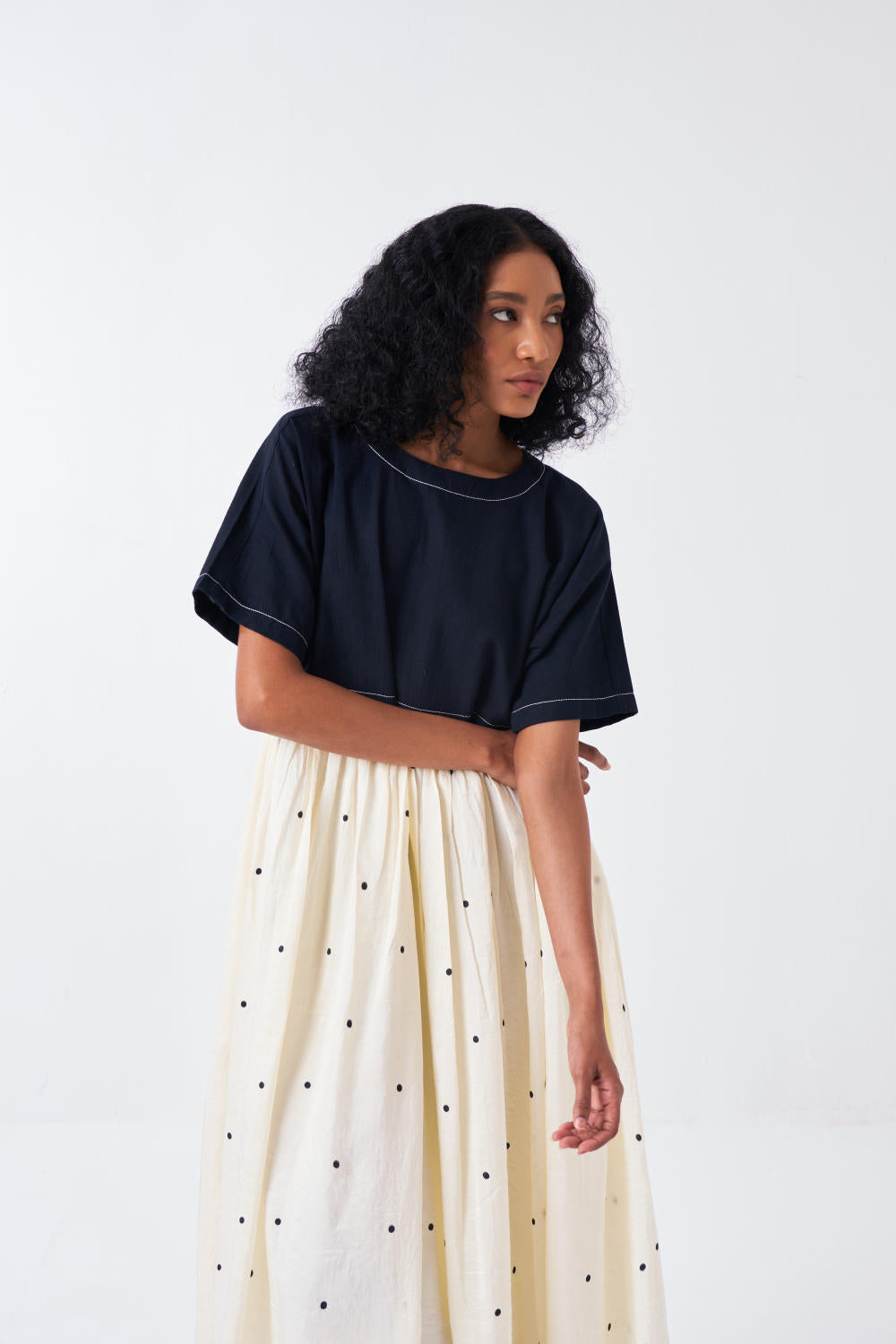 YOKE GATHER DRESS -BLACK/IVORY