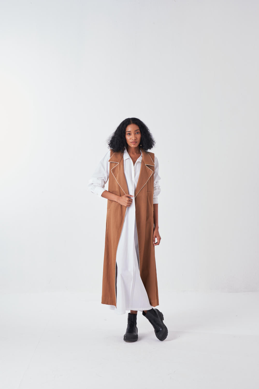 SLEEVELESS JACKET CO-ORD-SAND & WHITE (SET OF 2)