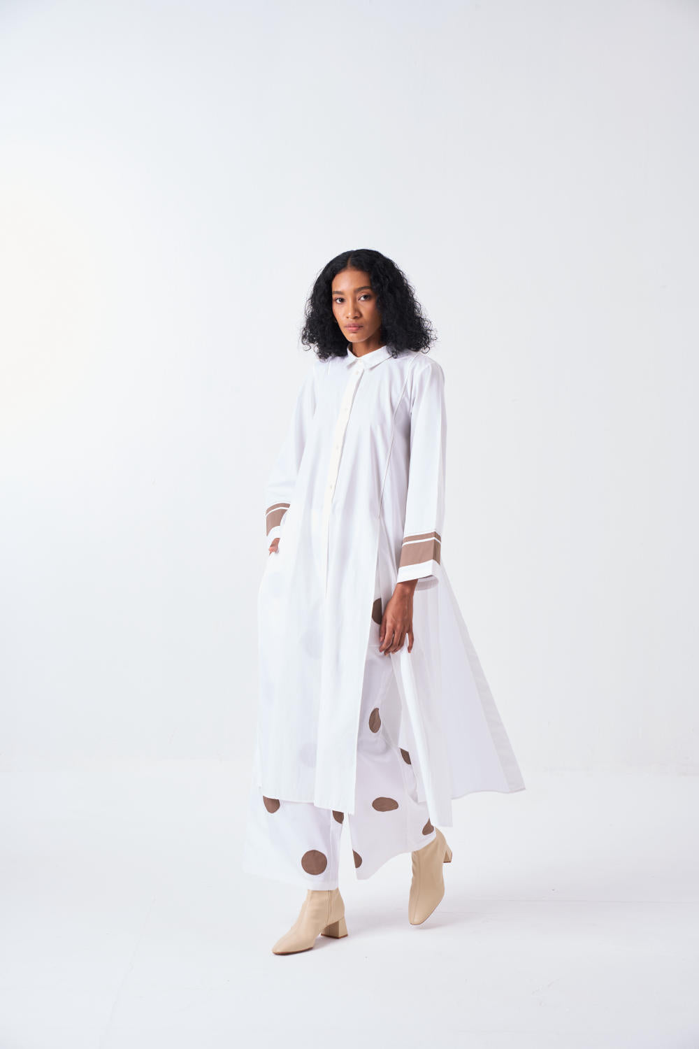 WIDE SLEEVE PANEL SLIT SHIRT-WHITE