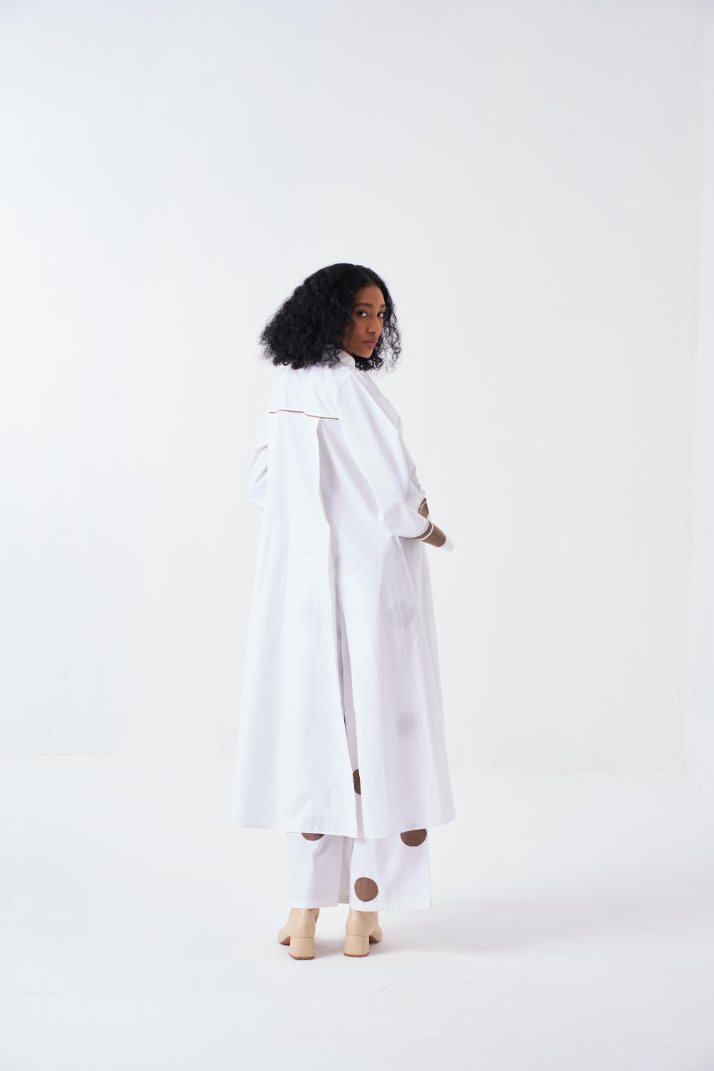 WIDE SLEEVE PANEL SLIT SHIRT-WHITE