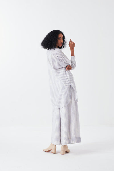 INVERTED BOX PLEAT BOTTOM-WHITE & BLUE STRIPE