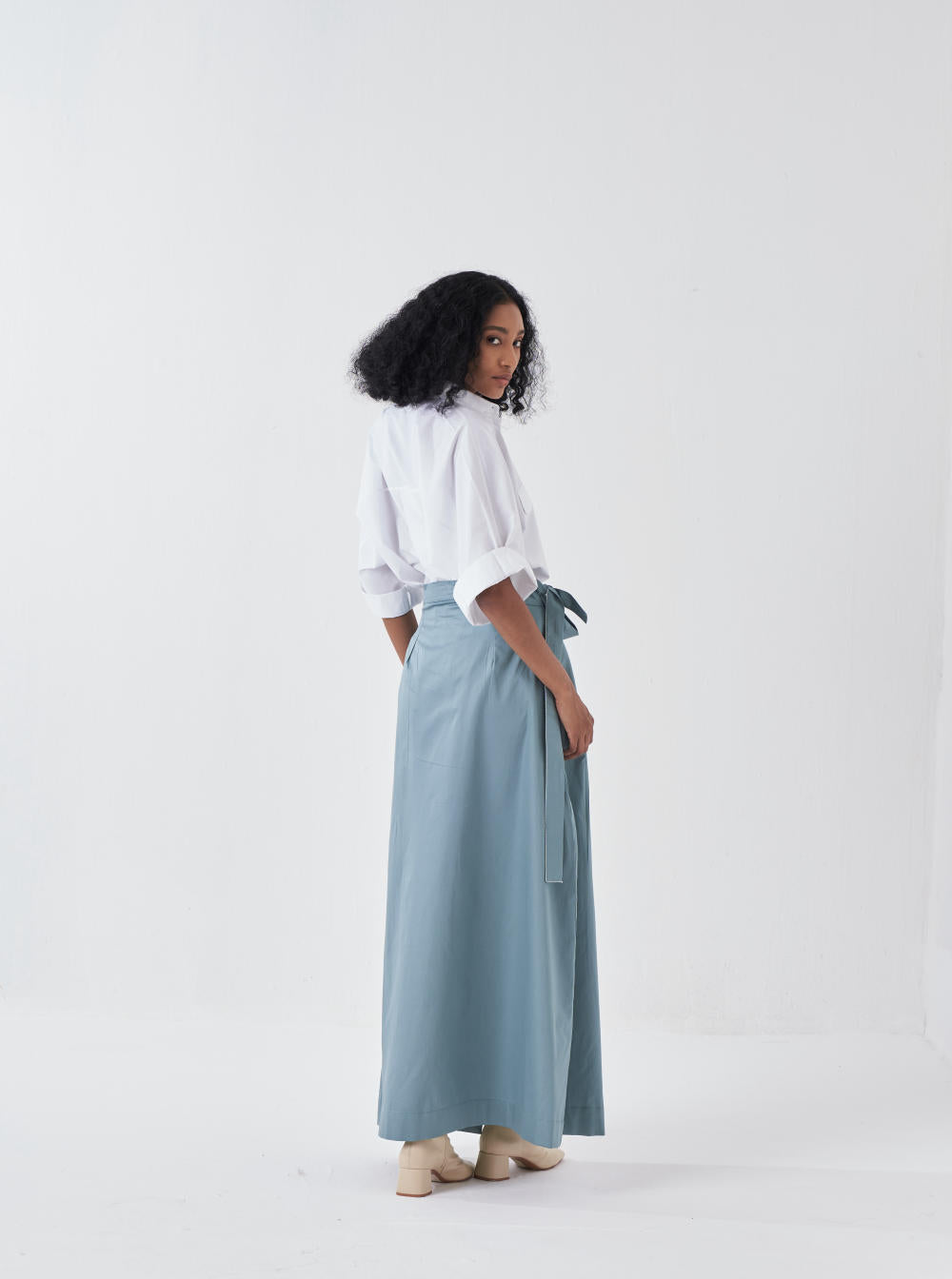 FRONT SLIT SKIRT-NIAGRA BLUE