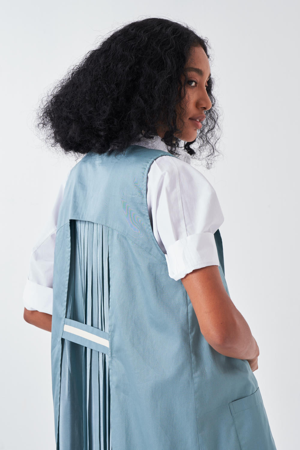 SLEEVELESS BACK PLEAT JACKET-NIAGRA BLUE