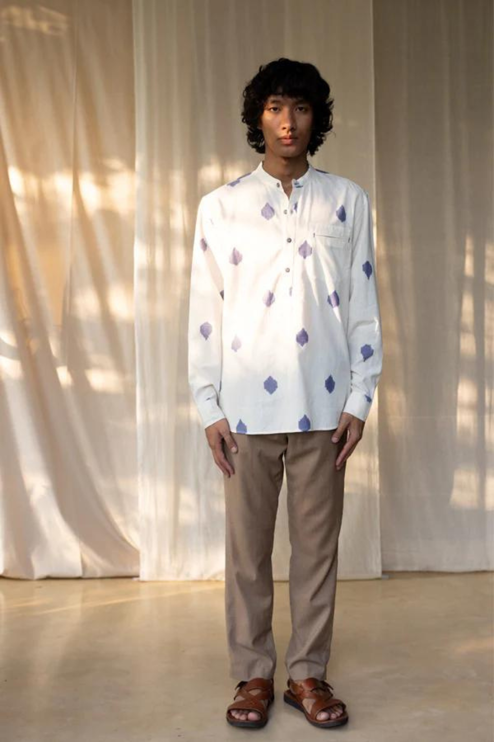 FLOATING DOTS BAND COLLAR SHIRT