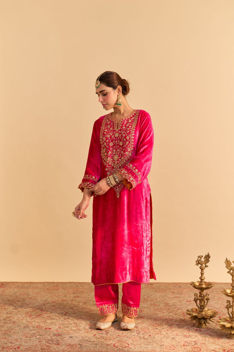 Fareeha - Hotpink Kurta with Salwar and Dupatta silk by SHEETAL BATRA in pink color for women Worldwide