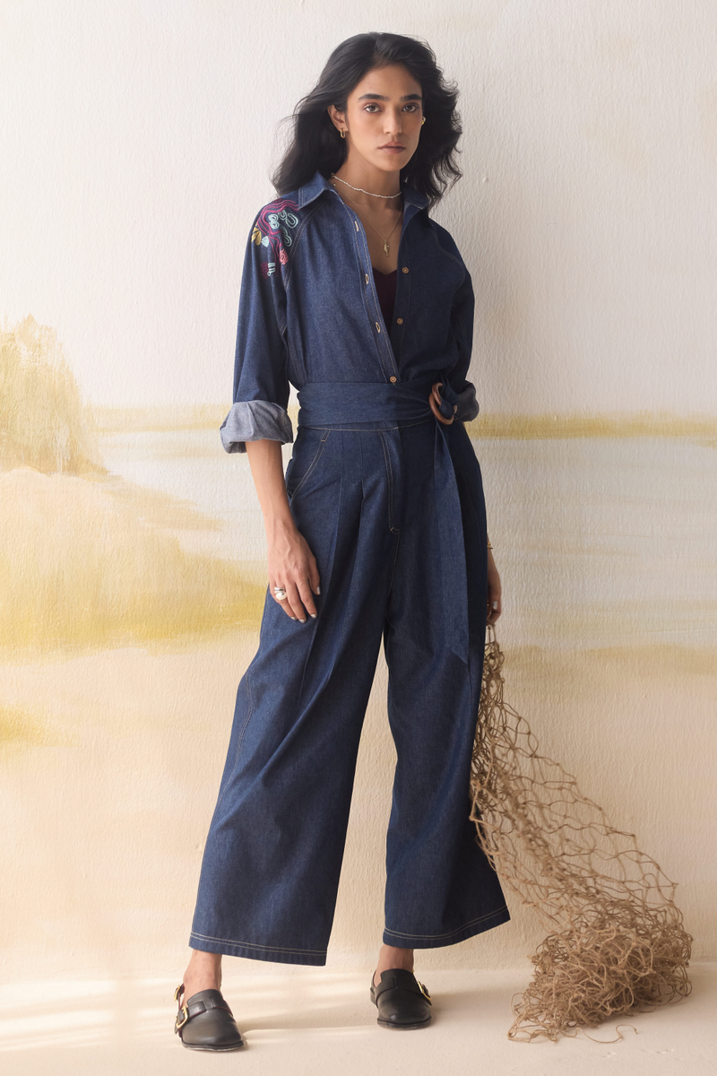 Flow Free Sustainable Denim Jeans cotton by Sui in blue color for women Worldwide