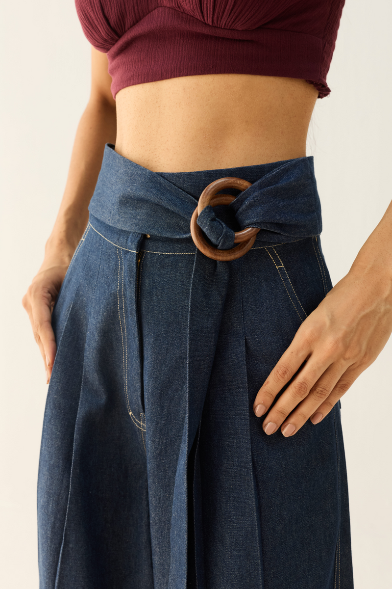 Flow Free Sustainable Denim Jeans cotton by Sui in blue color for women Worldwide