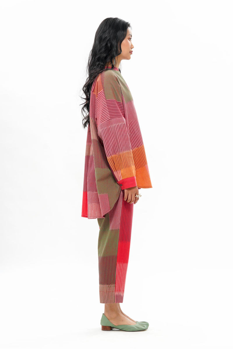 HARU RELAXED SHIRT 100% cotton by Translate - Handwoven Ikat in red color for women Worldwide
