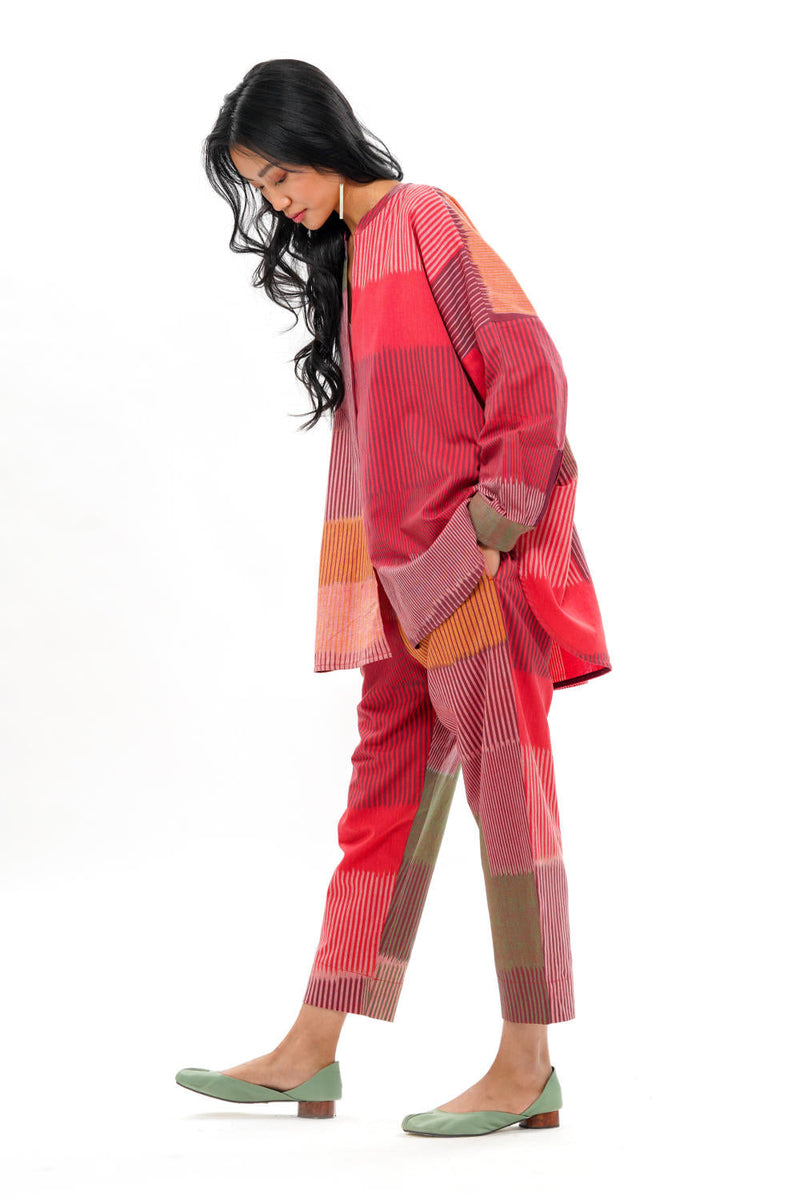 HARU RELAXED SHIRT 100% cotton by Translate - Handwoven Ikat in red color for women Worldwide