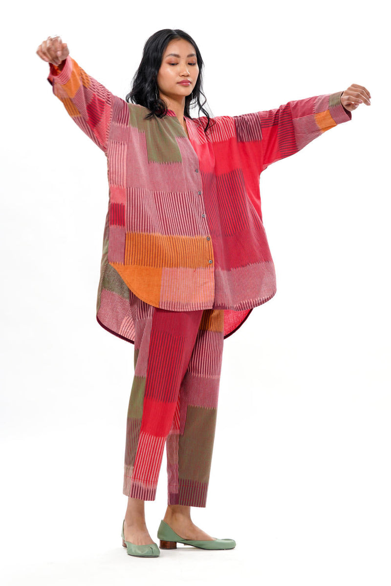 HARU RELAXED SHIRT 100% cotton by Translate - Handwoven Ikat in red color for women Worldwide