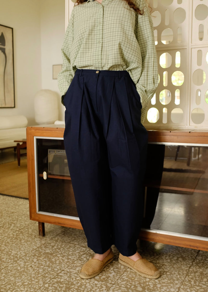 Cole Pant cotton pant/trouser by MASON AND MILL in navy blue for women Worldwide
