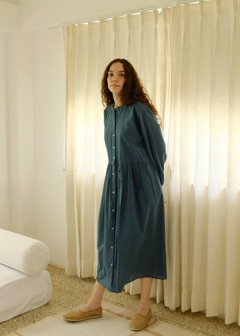 Cynthia-Washed Navy Dress handwoven cotton dress by MASON AND MILL in navy blue for women Worldwide