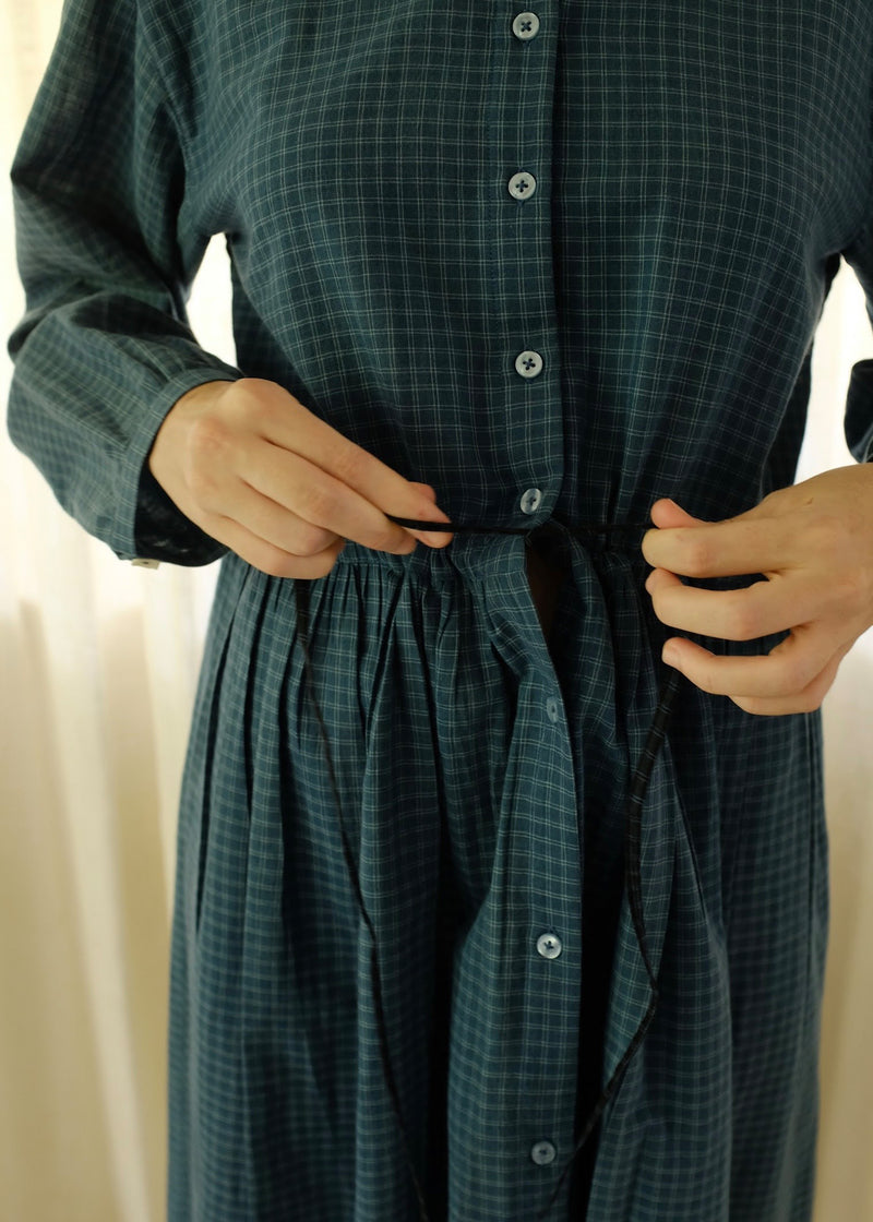 Cynthia-Washed Navy Dress handwoven cotton dress by MASON AND MILL in navy blue for women Worldwide