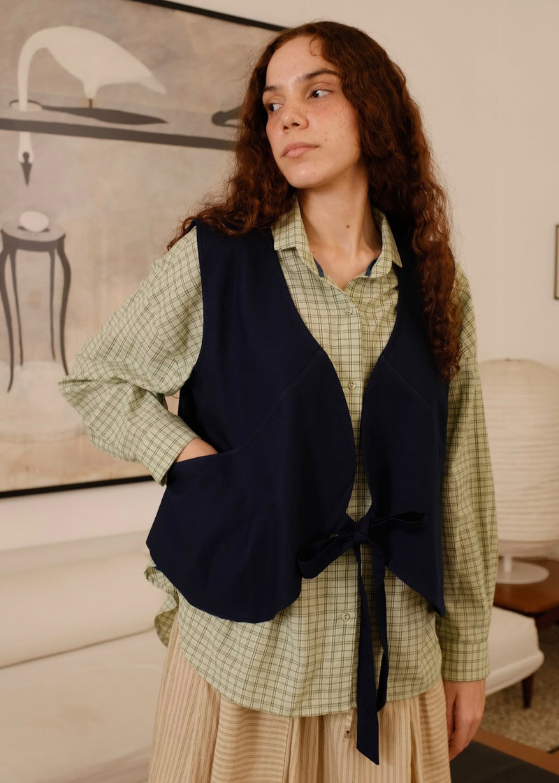 Briar Vest cotton jacket/overlay by MASON AND MILL in navy blue for women Worldwide