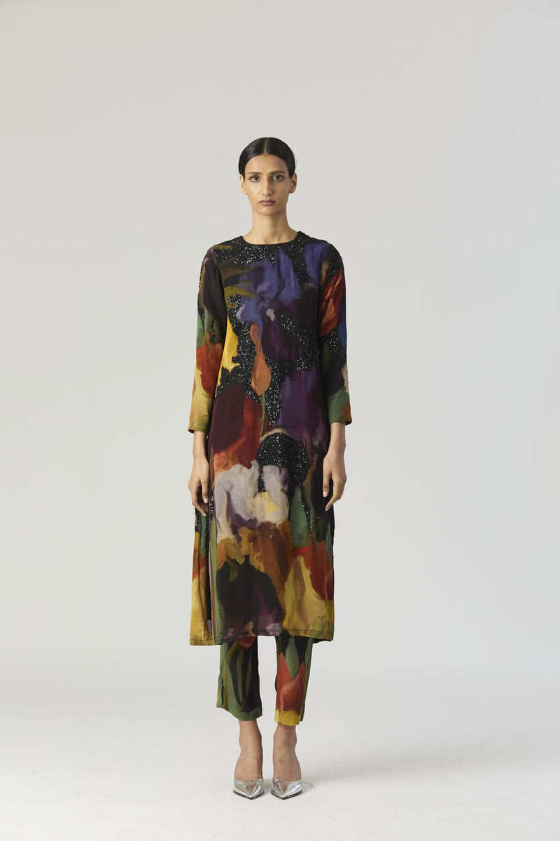 IVY EMBROIDERED KURTA SET by Yam in black color for women Worldwide