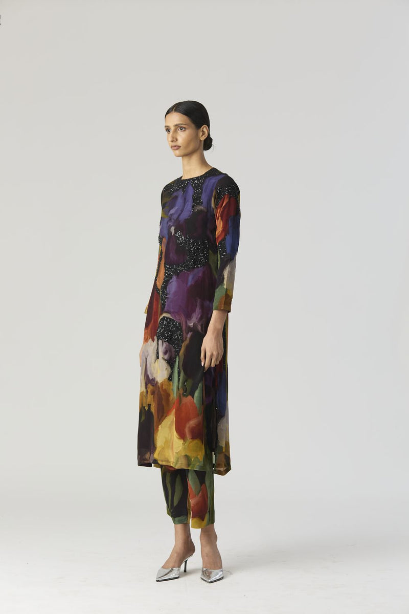 IVY EMBROIDERED KURTA SET by Yam in black color for women Worldwide
