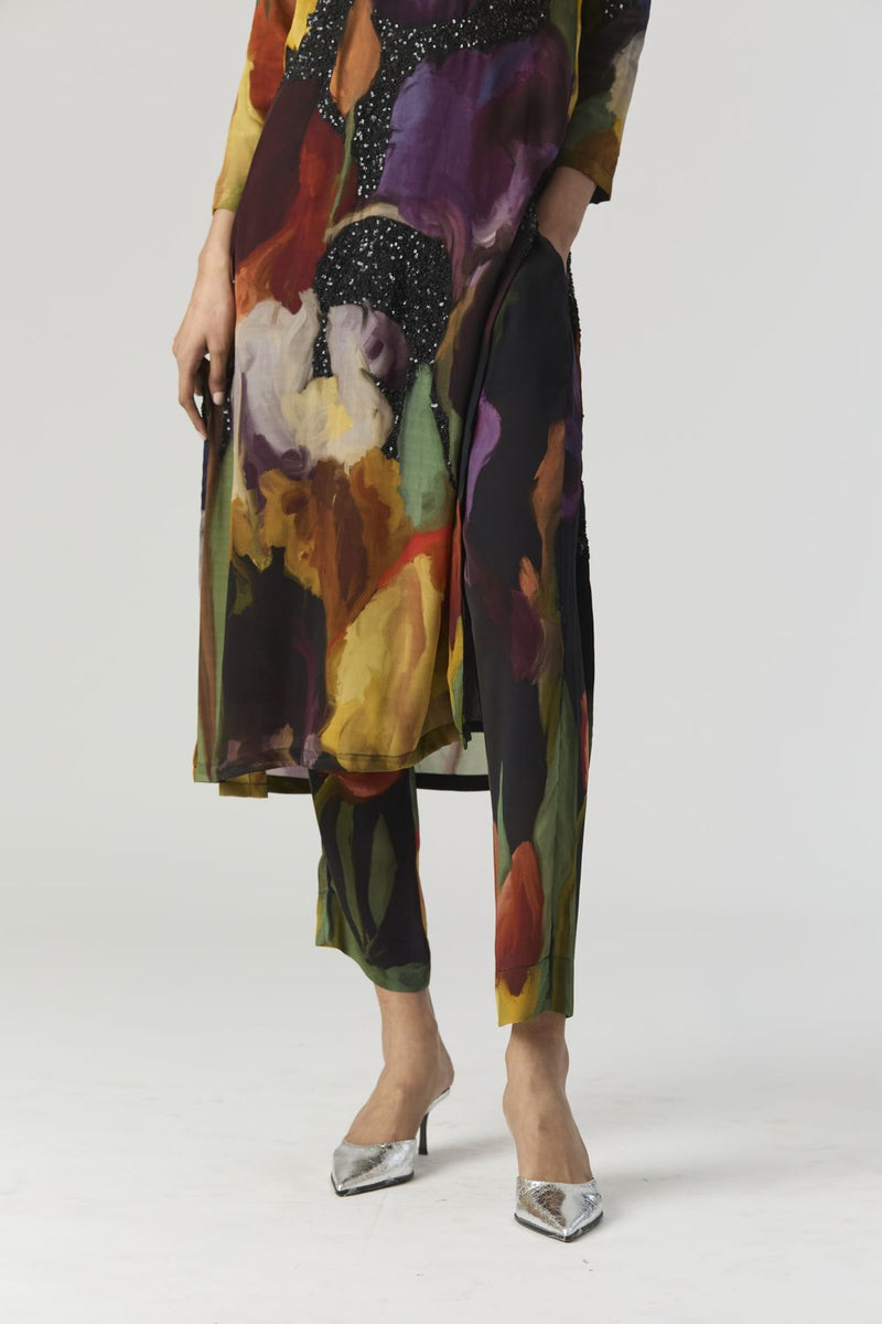 IVY EMBROIDERED KURTA SET by Yam in black color for women Worldwide
