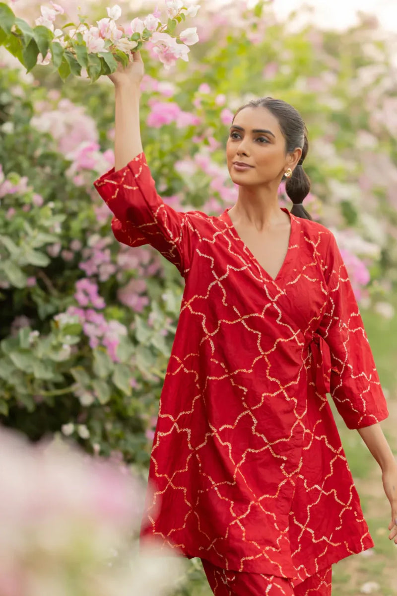 JAALI WRAP SET-RED silk by Dyelogue in red color for women Worldwide