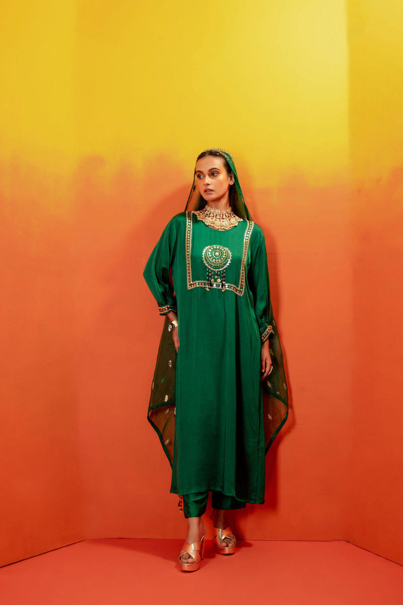 Vani Green Straight Kurta Set with Coord Dupatta satin by PRAHNAAYA in green color for women Worldwide