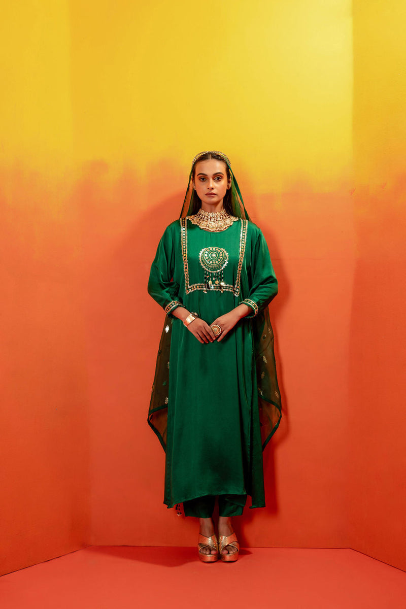 Vani Green Straight Kurta Set with Coord Dupatta satin by PRAHNAAYA in green color for women Worldwide