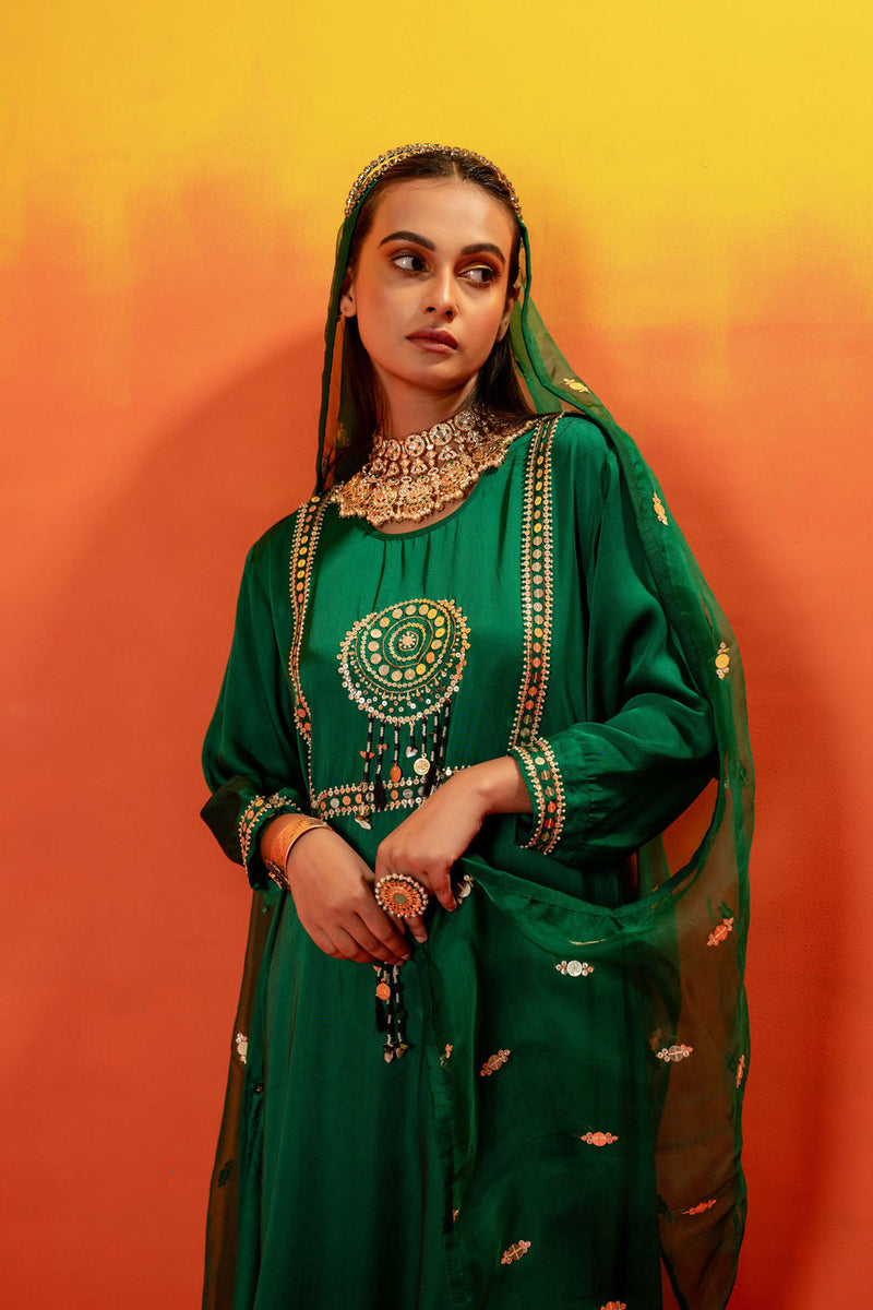 Vani Green Straight Kurta Set with Coord Dupatta satin by PRAHNAAYA in green color for women Worldwide