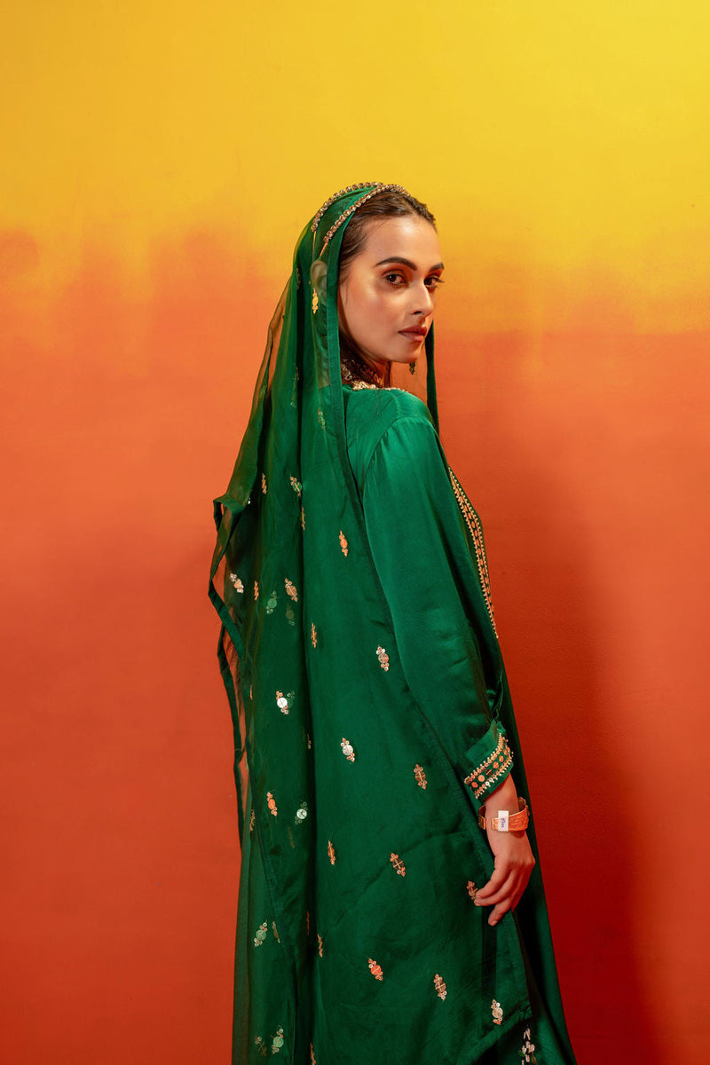 Vani Green Straight Kurta Set with Coord Dupatta satin by PRAHNAAYA in green color for women Worldwide