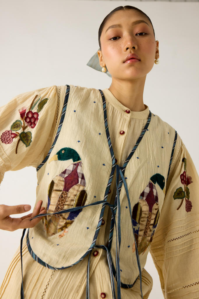 JANET GILLET-IVORY DUCK APPLIQUE cotton by CORD in multi for women Worldwide