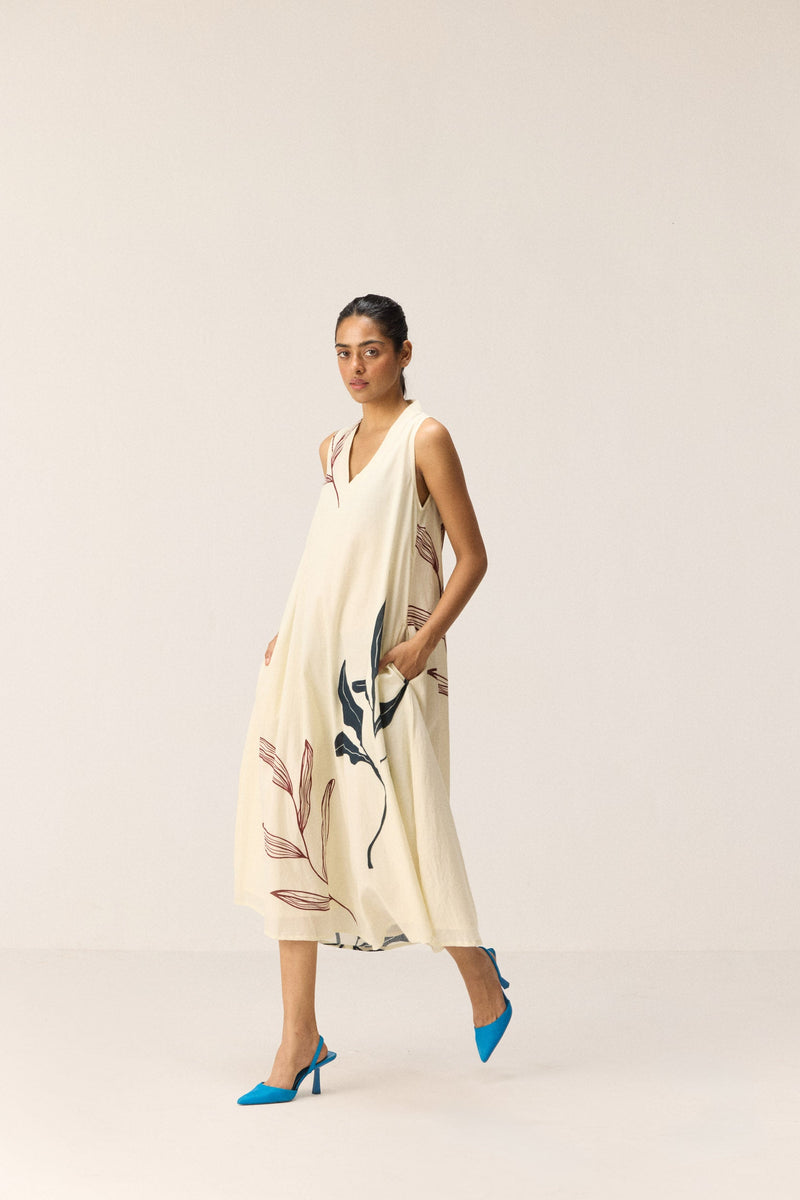 White magnolia Dress cotton by Khara Kapas in white for women Worldwide