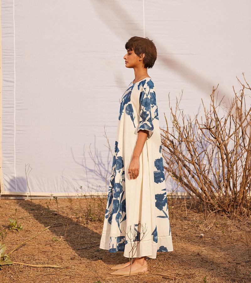 Blue Bliss cotton by Khara Kapas in white for women Worldwide