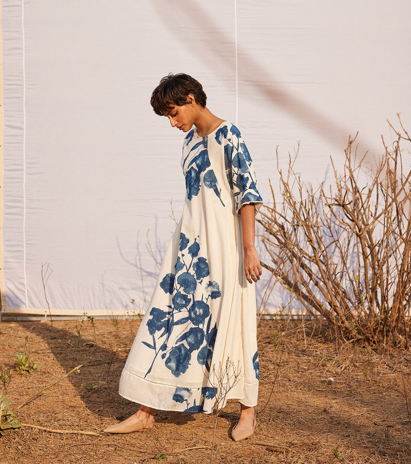 Blue Bliss cotton by Khara Kapas in white for women Worldwide