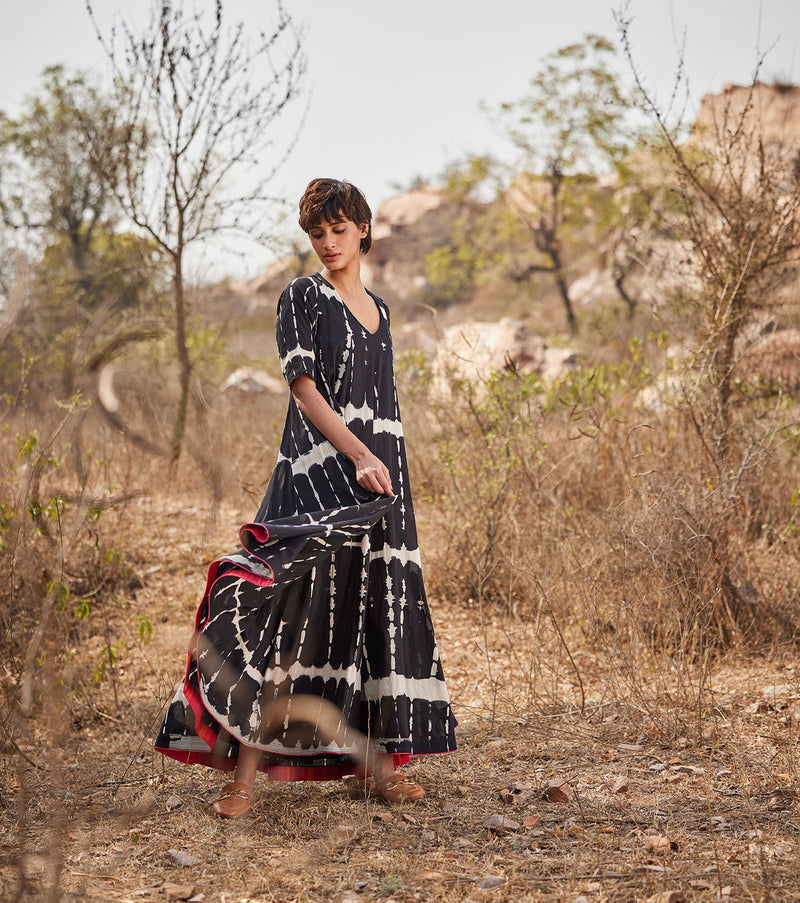 Kala Shahad cotton by Khara Kapas in black for women Worldwide