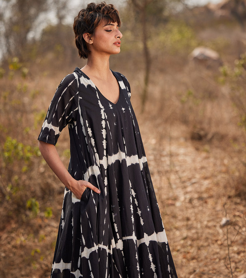 Kala Shahad cotton by Khara Kapas in black for women Worldwide